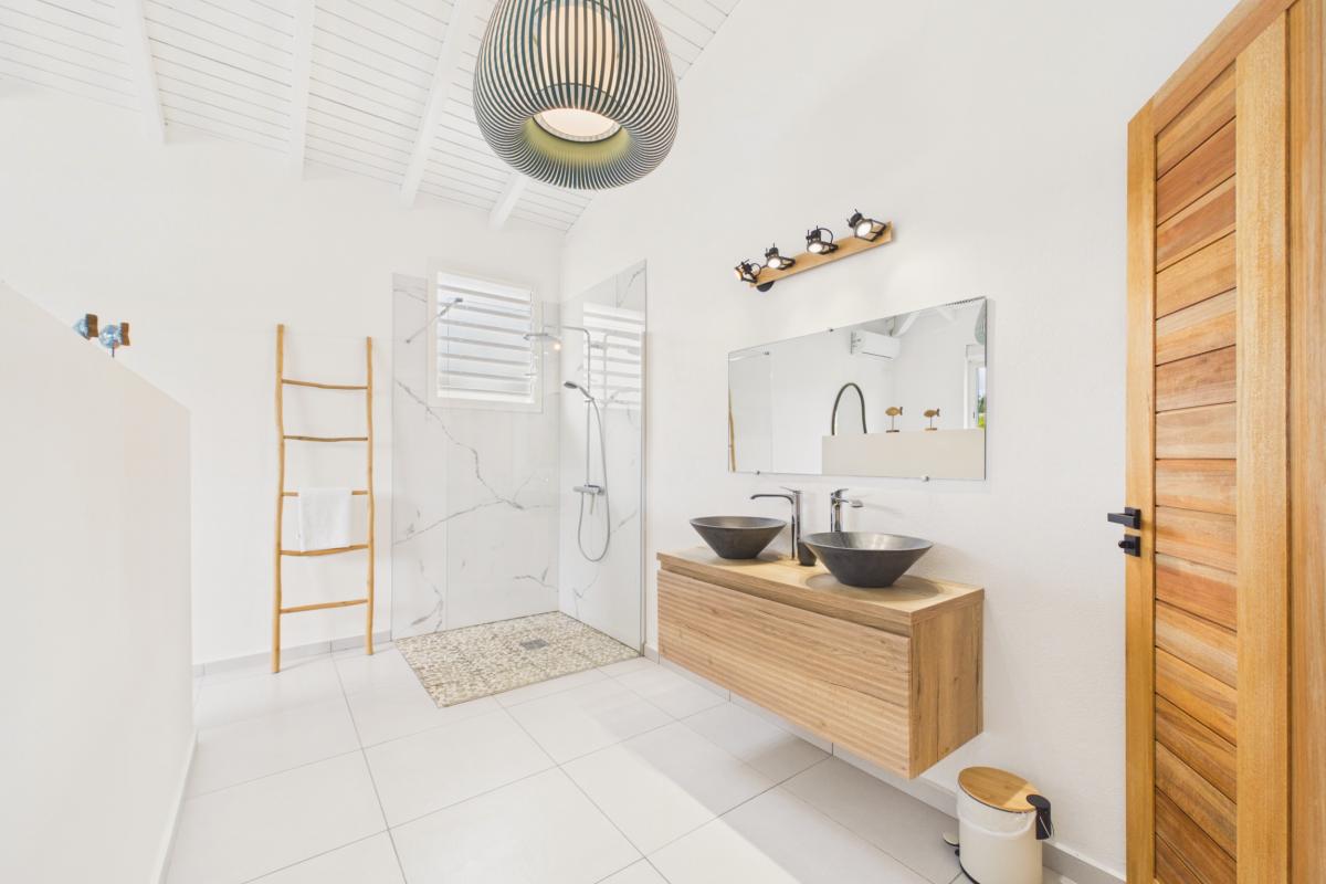 20.Location villa avec piscine vue mer Saint François Guadeloupe